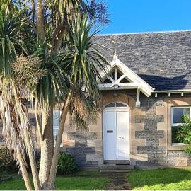 4 Bed Cottage Sleeps 6-Pet-Friendly-Private Garden