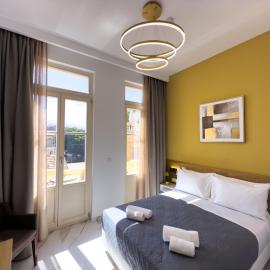 Deluxe Center Suites