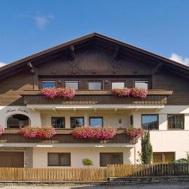 Appartements Erika, hotel i Falzes