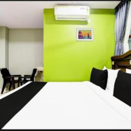 Savoygrandluxuryrooms, hotel v destinaci Warangal