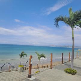 Cómoda Casa con vista al Mar en Manta, хотел в Манта
