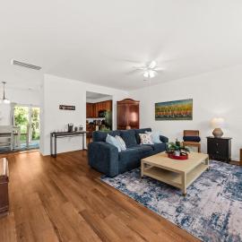 Southern Oak Cottage, hotel in Ladson
