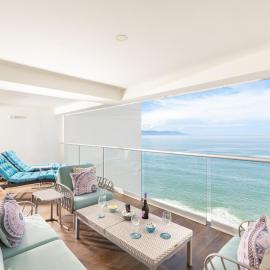 Luxury 2-Bedroom Beachfront Oasis – Two Balconies to Soak in the Views