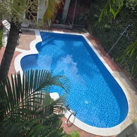 Mi Tierra Escalón Hotel y Restaurante, hotel en San Salvador