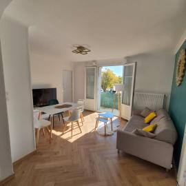 La parenthèse, appartement avec balcon, hotel v destinaci Chateaudun