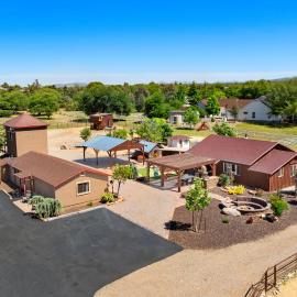 Zebra Ranch 16-Guest Compound Mtn VuSpaPKL BAL, hotel en Prescott
