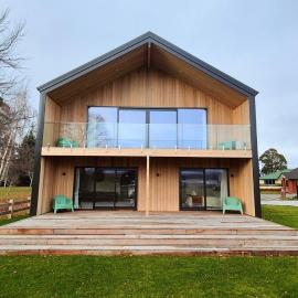 Luxe on the Lake Front