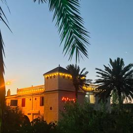 Motel EL Golla, hotel in Hajeb el Aïoun