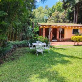 Portal Azahualco Bungalow 1 close to the mountain, ξενοδοχείο σε Tepoztlán
