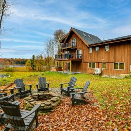 Viesnīca Golf, Fish & Ski: Retreat w/ Game Room in Thompson pilsētā Thompson