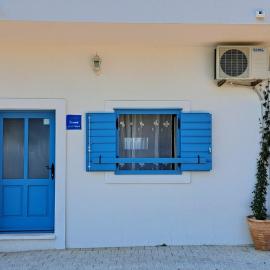 Apartments by the sea Igrane, Makarska - 21577, hotel in Igrane