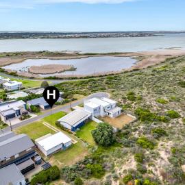 5 Sir George Ritchie Ave Goolwa South - Linen Included