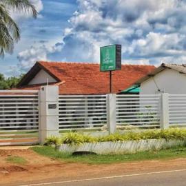 Castile inn, hotel v destinaci Puttalam