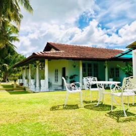 Castile inn, hotel sa Puttalam