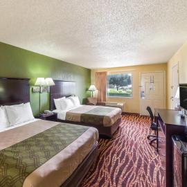 Econo Lodge Inn & Suites San Antonio near Frost Bank Center