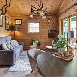 Finse Retreat met Haard & Bar aan Bos en Strand!, хотел в Hulshorst