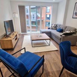 Luxury Modern 1 bed Central Bracknell، فندق في براكنيل