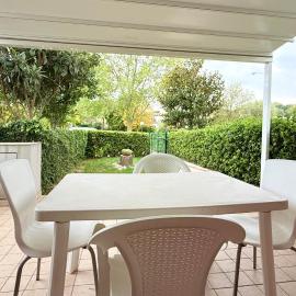M272 - Marcelli, trilocale con giardino e posto auto, hotel en Marcelli