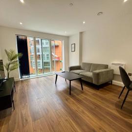 1 Bed Serviced Apartment Bracknell 5 mins from station, Hotel in Bracknell