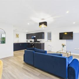 Relaxing Cooden Escape Stylish 3 Bed Flat, hotel in Bexhill