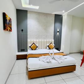 Hotel Apple, hotel di Phardāpur
