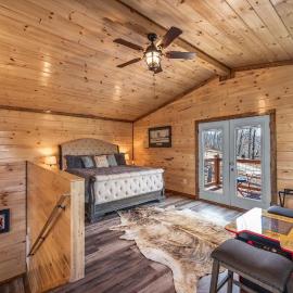 Luxury Cabin with Hot Tub and Resort Access, hotel in Sevierville