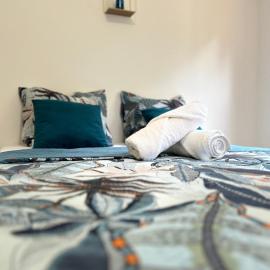 Maison traditionnelle proche Malendure, hotel in Bouillante