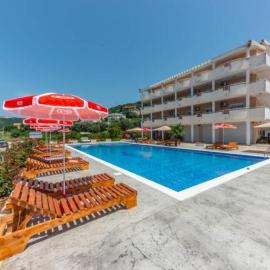 Apartments Djurovic with Pool