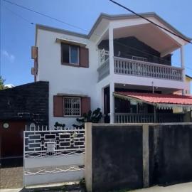 FINRAH Rental Property Ltd，Curepipe的飯店
