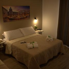 Casa Vacanze Cipriano، فندق في كاستلداتشا