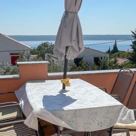Cozy Apartment In Maslenica With Wifi