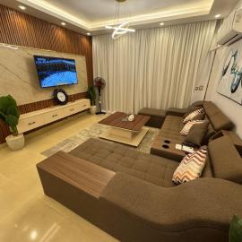 Luxury diamond apartment in wesal residences compound، فندق في New cairo