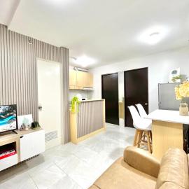 2 Bedroom Condo Fully-Furnished good for 5-6pax by Gerra at Urban Deca Homes Banilad, hotel i Mandaue