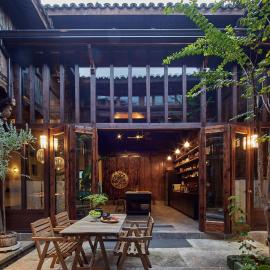Hangzhou Eight Blessings Inn-200 years old courtyard house، فندق في تونغلو