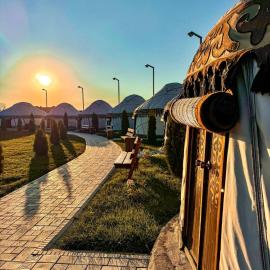 Ethnochill Karakol yurt camping, hotel in Karakol
