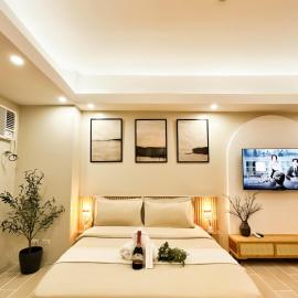 Exquisite Japandi 2 & Mediterranean Breeze at Venice w Grand Canal View!
