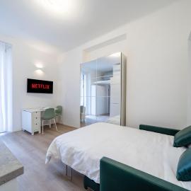 Milano Center - 5' Station, 20' Duomo - Wifi, AC, Hotel in Frassine
