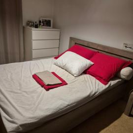 Chambre marignane uniquement le week-end et réservation que pour femme