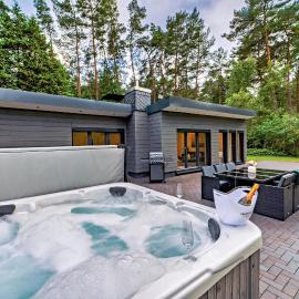 Ferienhaus Waldblick mit Whirlpool und Sauna, hotel em Hellwege
