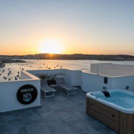 HORIZON SUITES by the Sea, hotel in St. Paul's Bay