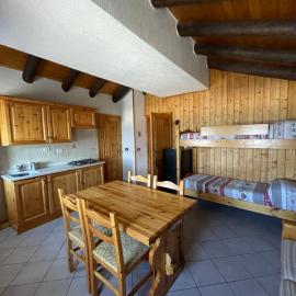 La mansarda di Cerise, hotel em Cerise