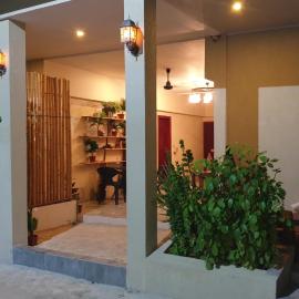 Dhiffushi Tourist Hotel: Dhiffushi şehrinde bir otel