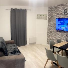 Bright apartment Disneyland Paris Wi-Fi, Hotel in Lagny