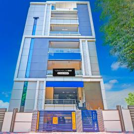 Townhouse Oak Visakhapatnam Vishwanadh Sports Club, Hotel in Maddilapālem
