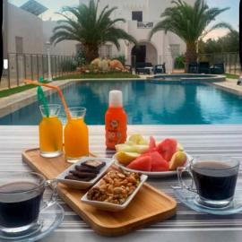 Menzel Yahia, hotel i Houmt Souk