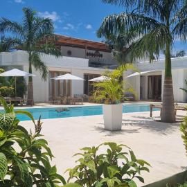 Luxury 4 BR Villa, viešbutis mieste Kinondo