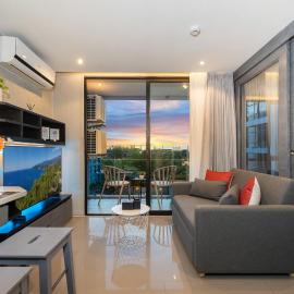 5 Stars Facilities Condo Kamala Beach, hotel in Kamala Beach