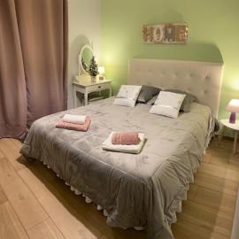 Suite 30m2 la Maximinoise parking privé, Wifi, espace de travail, petit déjeuner inclus à 5mn de Chantilly et à proximité de Senlis et autoroute A1,Parc Astérix, Pierrefonds, Compiegne, Aéroport Roissy Charles de Gaulle