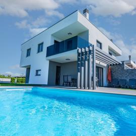 Villa Davide, Hotel in Petrovija