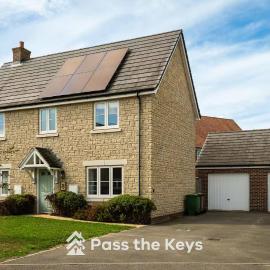Pass the Keys Spacious Modern Family Home - 20 mins to Oxford